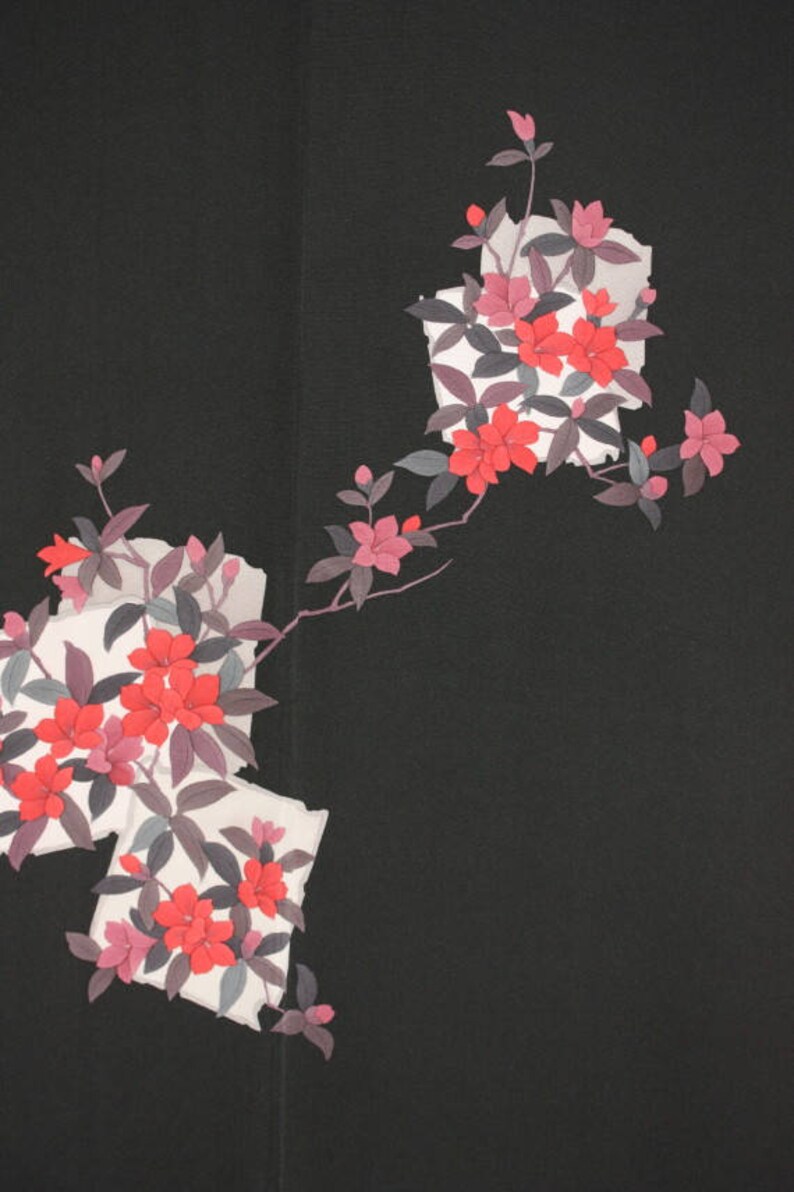 Japanese vintage silk Freehand drawing dyeing haori coat jacket of\u3000Pattern of flower of black\u3000background