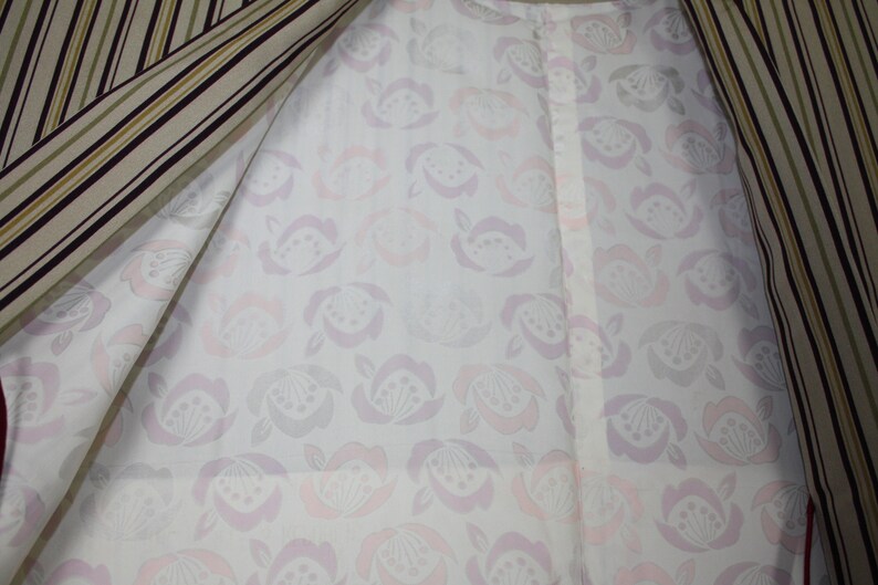 Japanese vintage soft silk beautiful haori coat jacket of Pattern of striped beige background