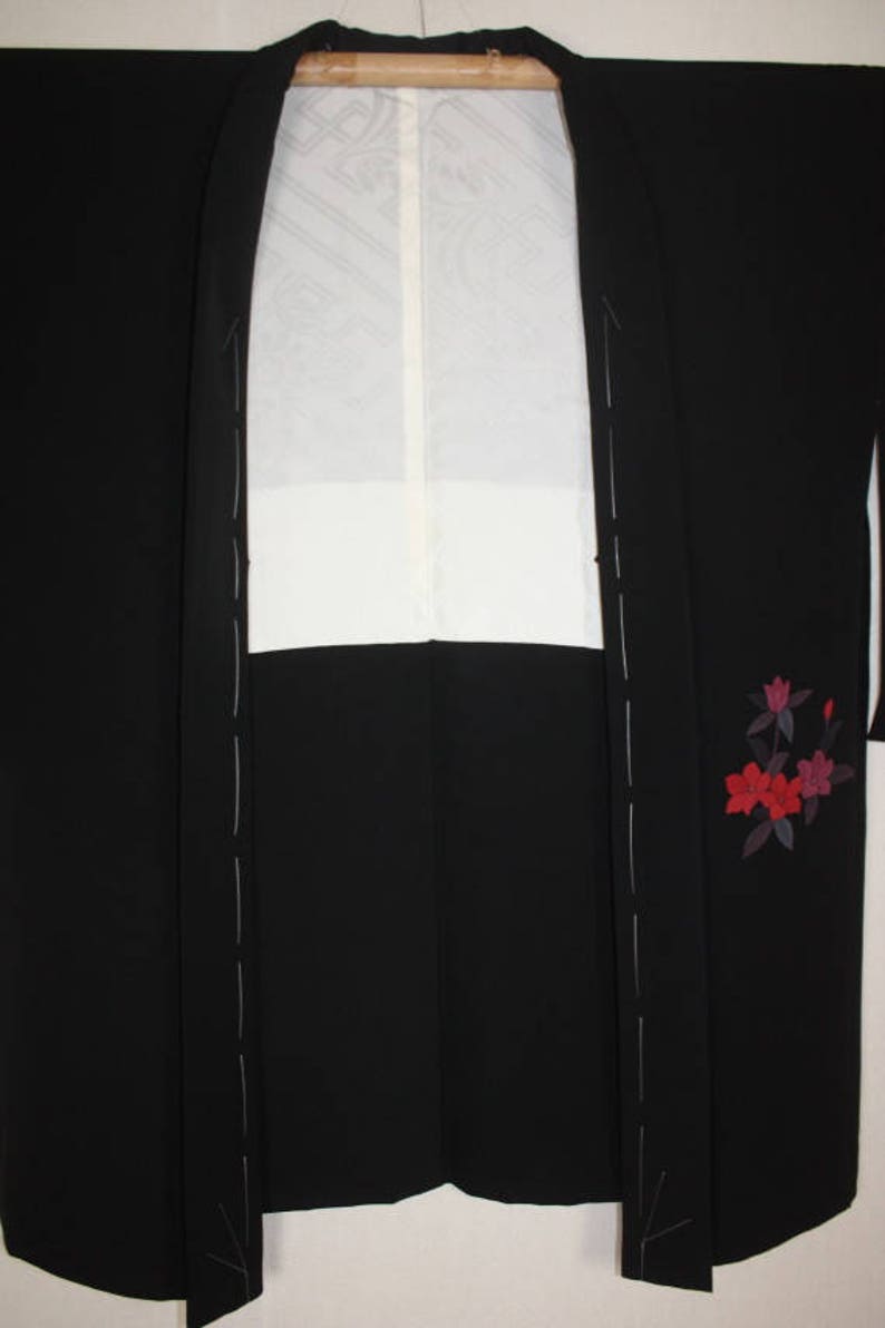 Japanese vintage silk Freehand drawing dyeing haori coat jacket of\u3000Pattern of flower of black\u3000background