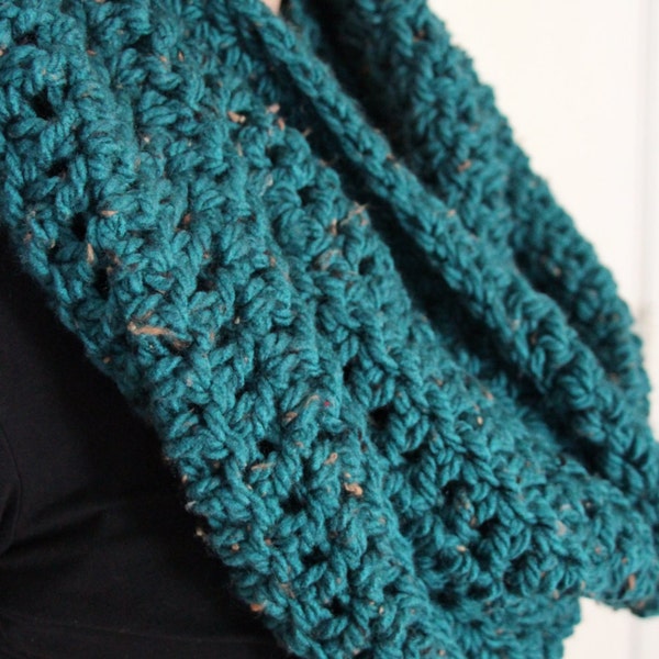 THE TRAVELER // Chunky Speckled Infinity Scarf // Flecked Scarf //Cowl // Hood