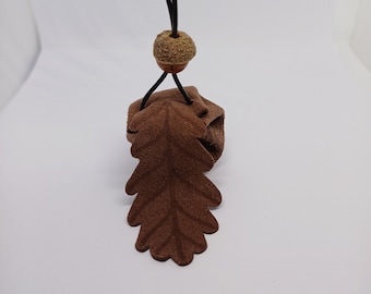 Petite pochette à pharmacie en cuir avec feuille marron chocolat, daim, arbre celtique d'Ogham, chêne lyrique, pochette en cuir, pochette à pharmacie, pochette, feuille de chêne