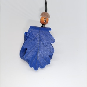 Petite pochette à médicaments en cuir avec feuille de chêne bleu grec, arbre celtique Ogham, chêne lyrique, pochette en cuir, pochette à médicaments, pochette, feuille de chêne