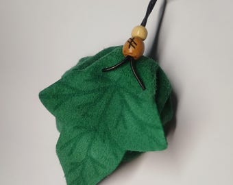 Pochette à pharmacie moyenne en cuir vert Kelly, feuille de lierre, arbre celtique Ogham, chêne lyrique, pochette en cuir, pochette à médicaments, pochette, feuille de lierre