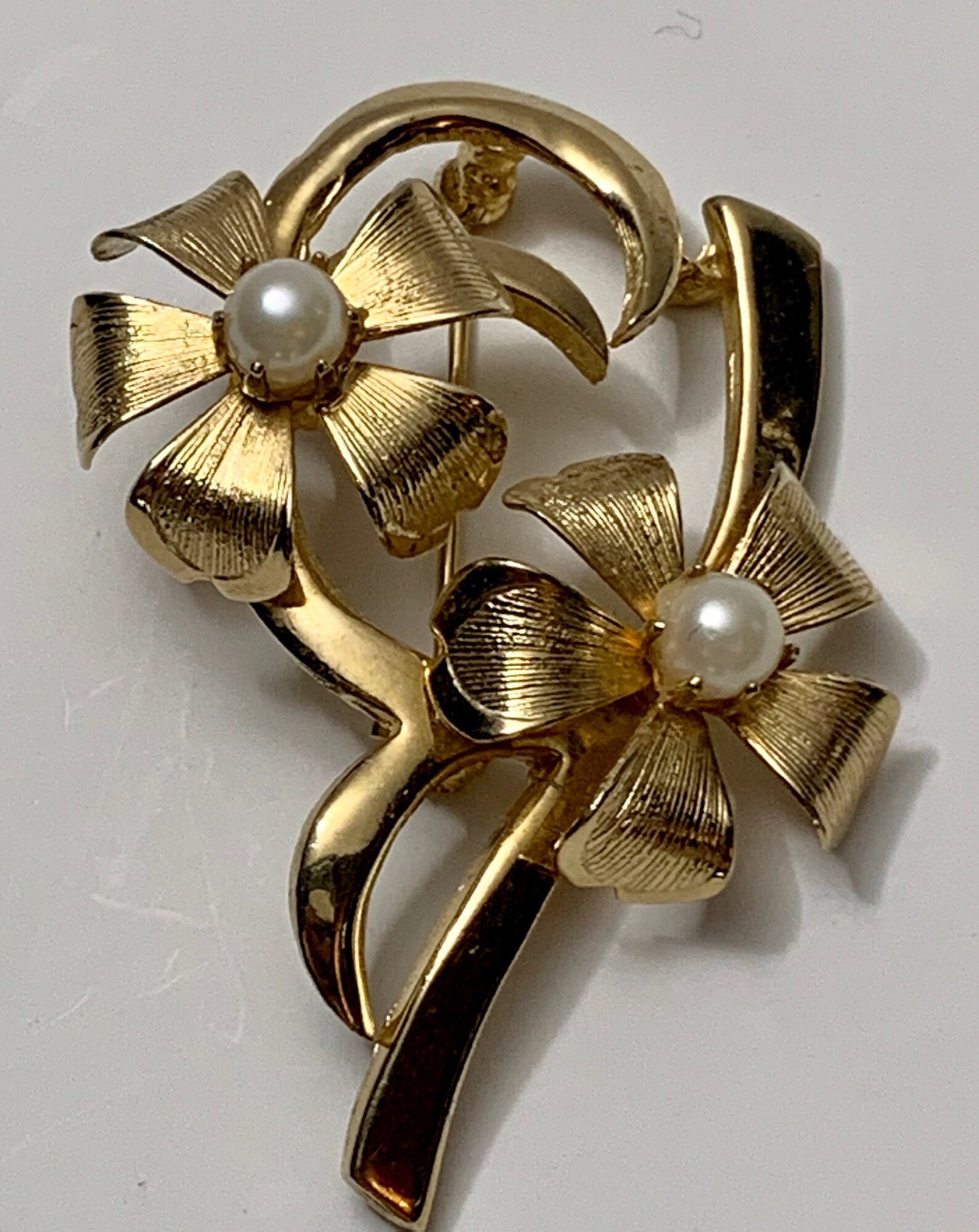 BROOKS Flower Faux Pearl Gold Tone Vintage Brooks Brooch Pin Etsy