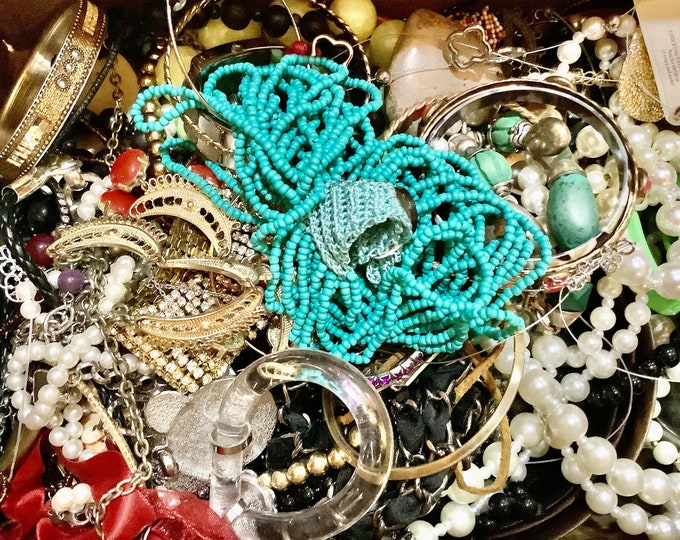 MYSTERY JEWELRY Grab Bag 5 LBS Treasure Box Jewelry Lot Broken Jewelry