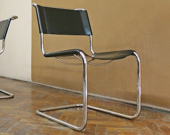 Un vintage Marcel Breuer B33 Thonet Cuir Noir Véritable Cuir Tubulaire Chrome Cantilever Chair Dining Bauhaus Moderniste Milieu du Siècle Moderne