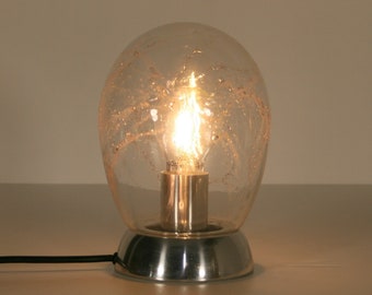 Lámpara de mesa Doria Leuchten vintage de cristal de Murano con forma de huevo y cromo, lámpara de lectura con acento de escritorio, estilo orbe texturizado, estilo art déco moderno de mediados de siglo.