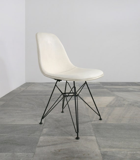 Vintage Eames Ivory White Vinyl Upholstered DSR Eiffel Wire Vintage Eames Ivory White Vinyl Upholstered DSR Eiffel Wire
