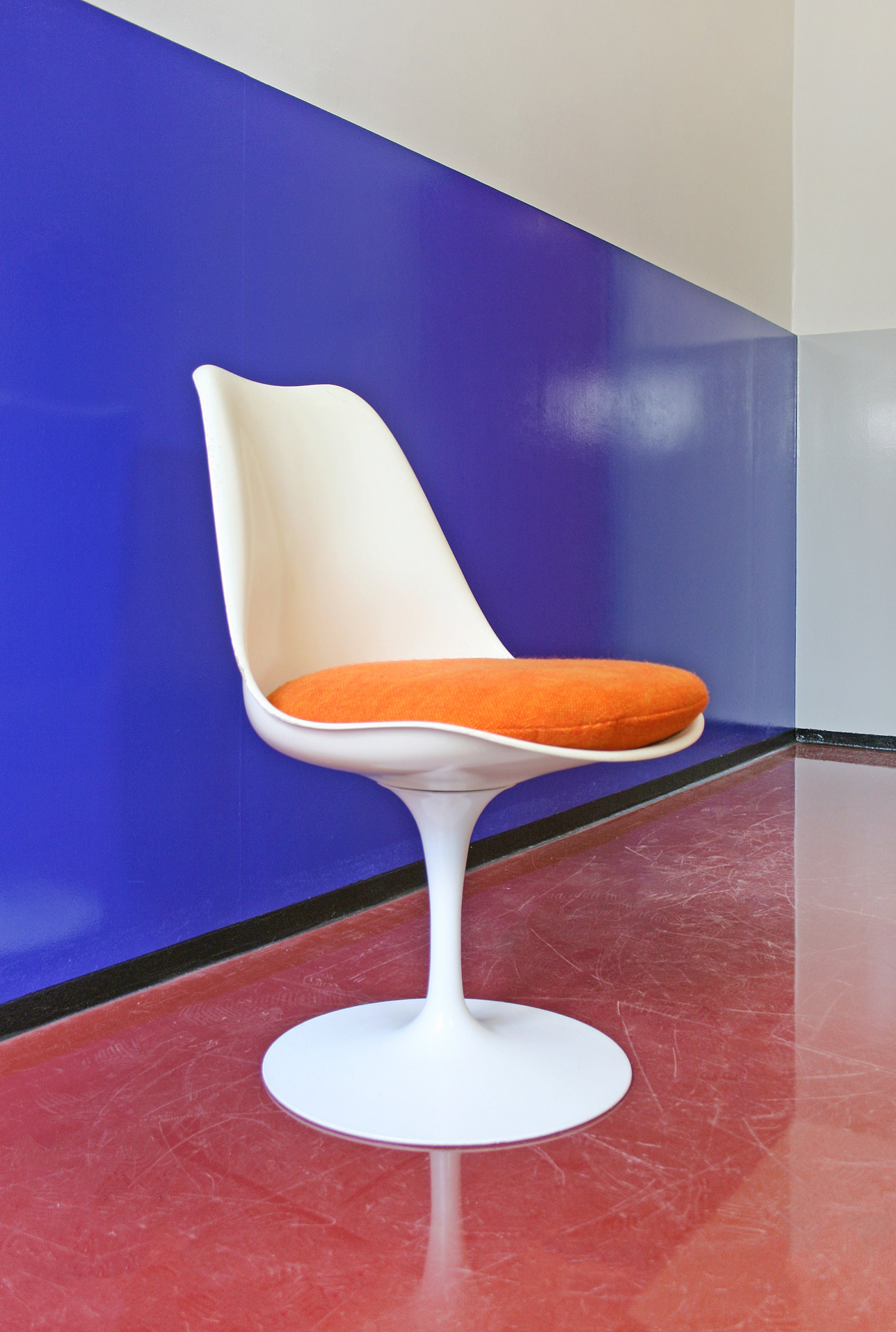Vintage Eero Saarinen Knoll International Orange White Tulip Chair