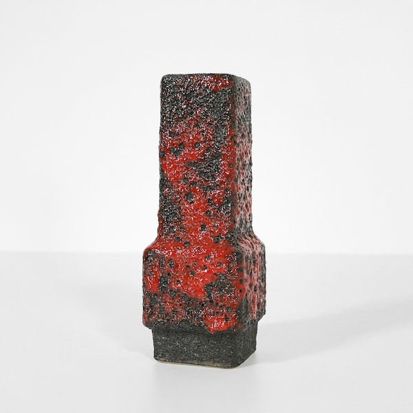 Rouge noir vintage texturé grosse chope de lave Keramik vase en céramique poterie art céramique ouest-allemande rétro moderniste émaillé milieu du siècle moderne