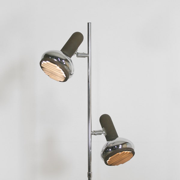 Grand lampadaire vintage brun ouest-allemand réglable double spot studio loft rétro du milieu du siècle moderne rationaliser l'accent ambiant deux abat-jour