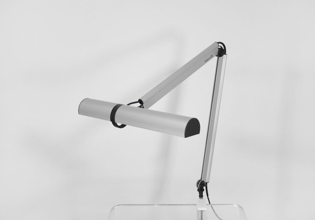Waldmann PTE 111 Schreibtischlampe Porsche Design (Gebraucht) in Embrach für CHF 30 – nur Abholung auf kaufen