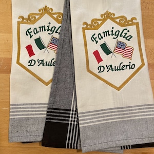 Gepersonaliseerde/aangepaste Italiaans-Amerikaanse familienaam geborduurde theedoek NIEUW Famiglia