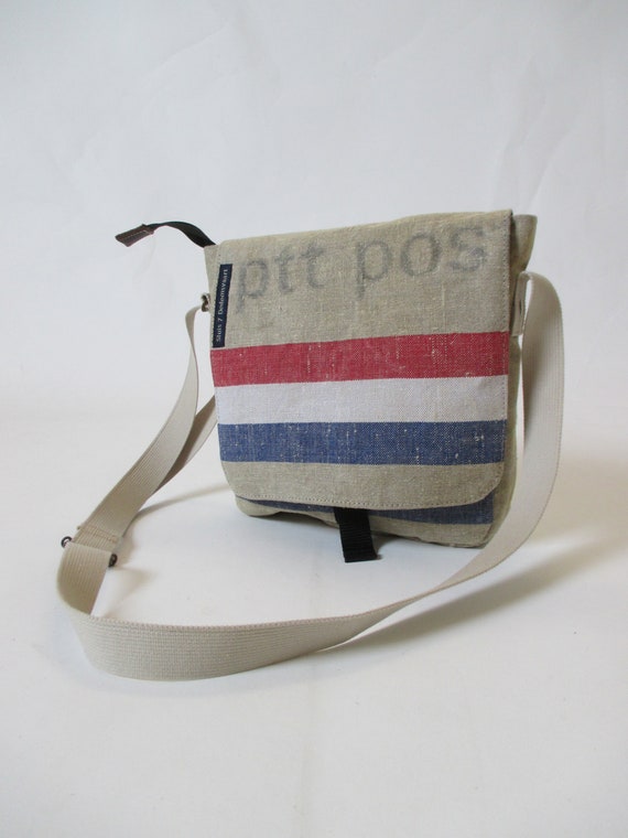 Festival bag/Small bag/waxed canvas/upcycling linen/dutch flag/postbag linen/YKK zipper lockable/outsidepocket/adjustable shoulder strap.