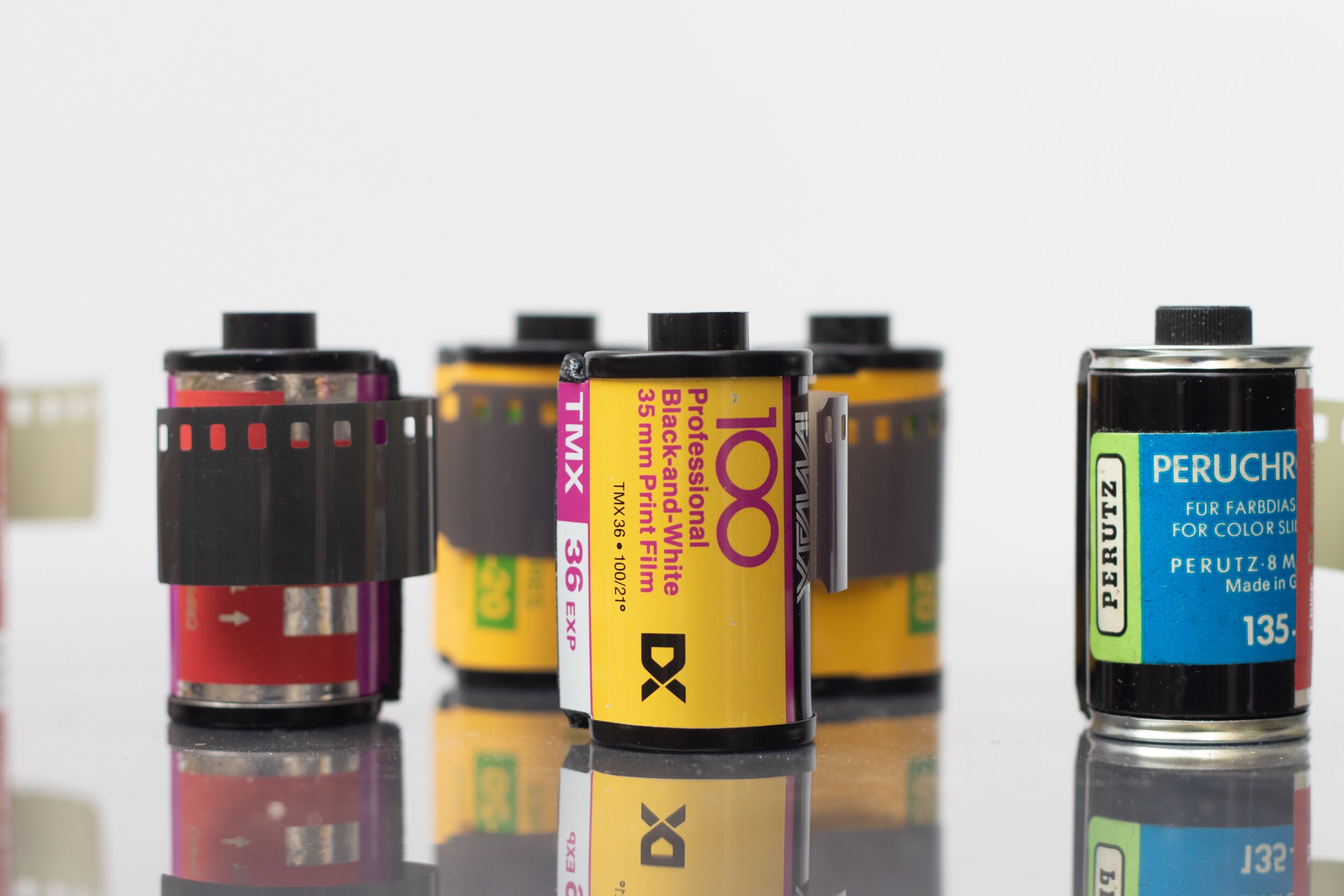 Kodak M35 Rojo  REVELAB Studio - Film Lab & Shop