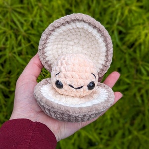 5 inch Clam | Crochet Stuffed Clam