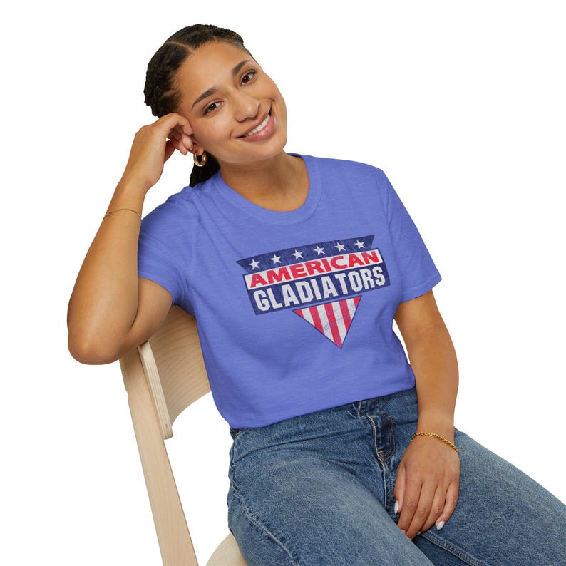 ヴィンテージ アメリカン グラディエーターズ Tシャツ フラッグ シールド グラフィック 愛国的なレトロ スポーツ Tシャツ USA プライド シャツ レトロ 80 年代 テレビ番組へのギフト 画像 8