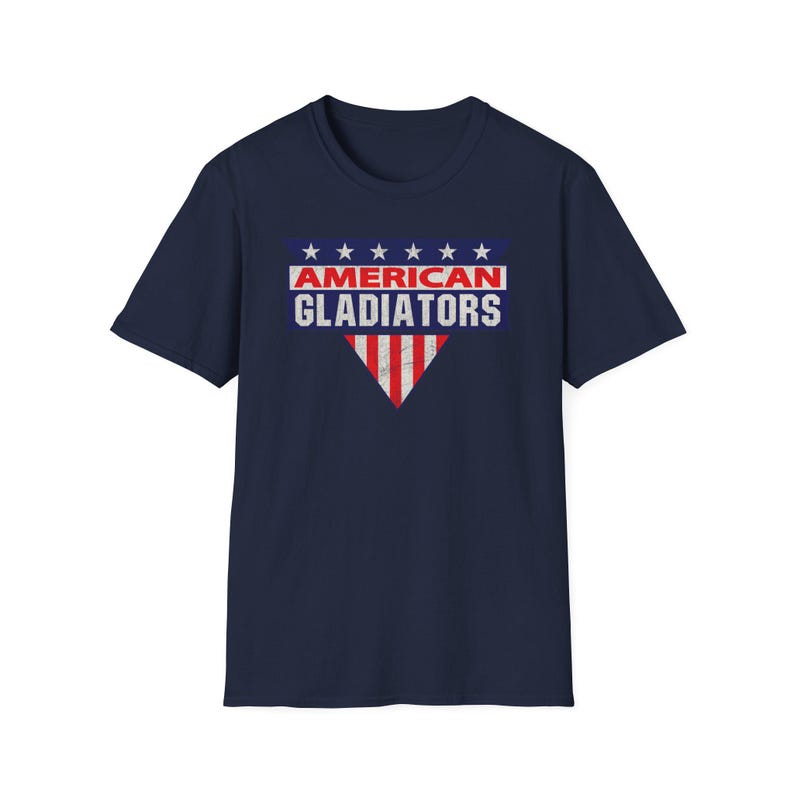 ヴィンテージ アメリカン グラディエーターズ Tシャツ フラッグ シールド グラフィック 愛国的なレトロ スポーツ Tシャツ USA プライド シャツ レトロ 80 年代 テレビ番組へのギフト Navy