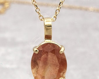 Oregon Sunstone schiller oval Sunstone Necklace in gold!