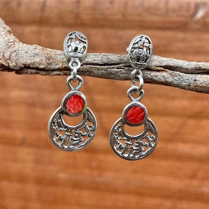Silver Inka History Earrings with Red Spondyllus