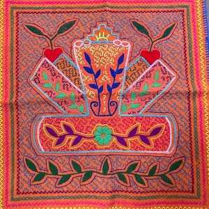 39x37cm - Shipibo Embroidery Altar