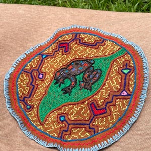 Obrus ołtarzowy/stołowy Shipibo, haft.