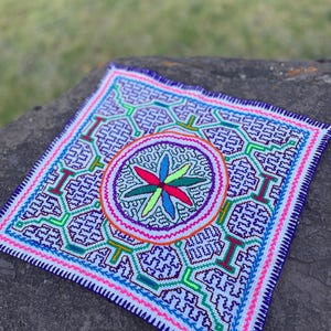 Nappe d'autel/de table Shipibo, broderie.