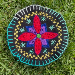Shipibo Embroidery - diameter 11 cm