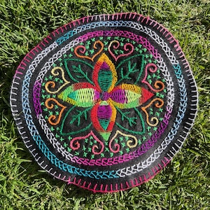 Haft Shipibo - średnica 27 cm