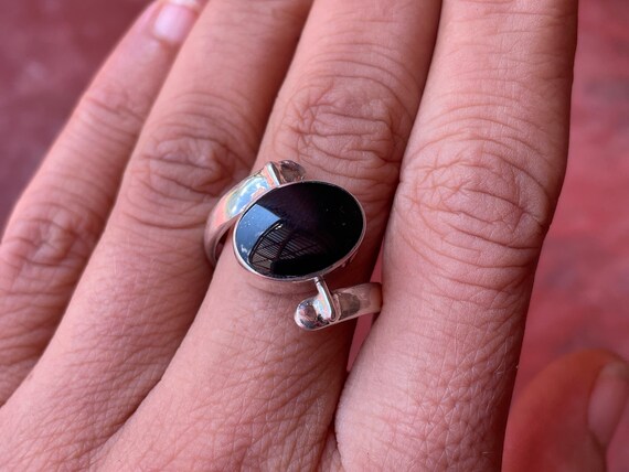 S ZE US 8.5 Silver Reversible Ring With Onyx Stone and Mother of