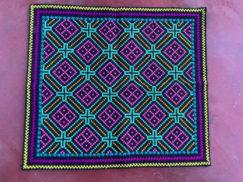 34x31cm Shipibo ALtar Cloth image 1