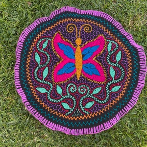 Shipibo Embroidery with Butterfly - Diameter 25 cm