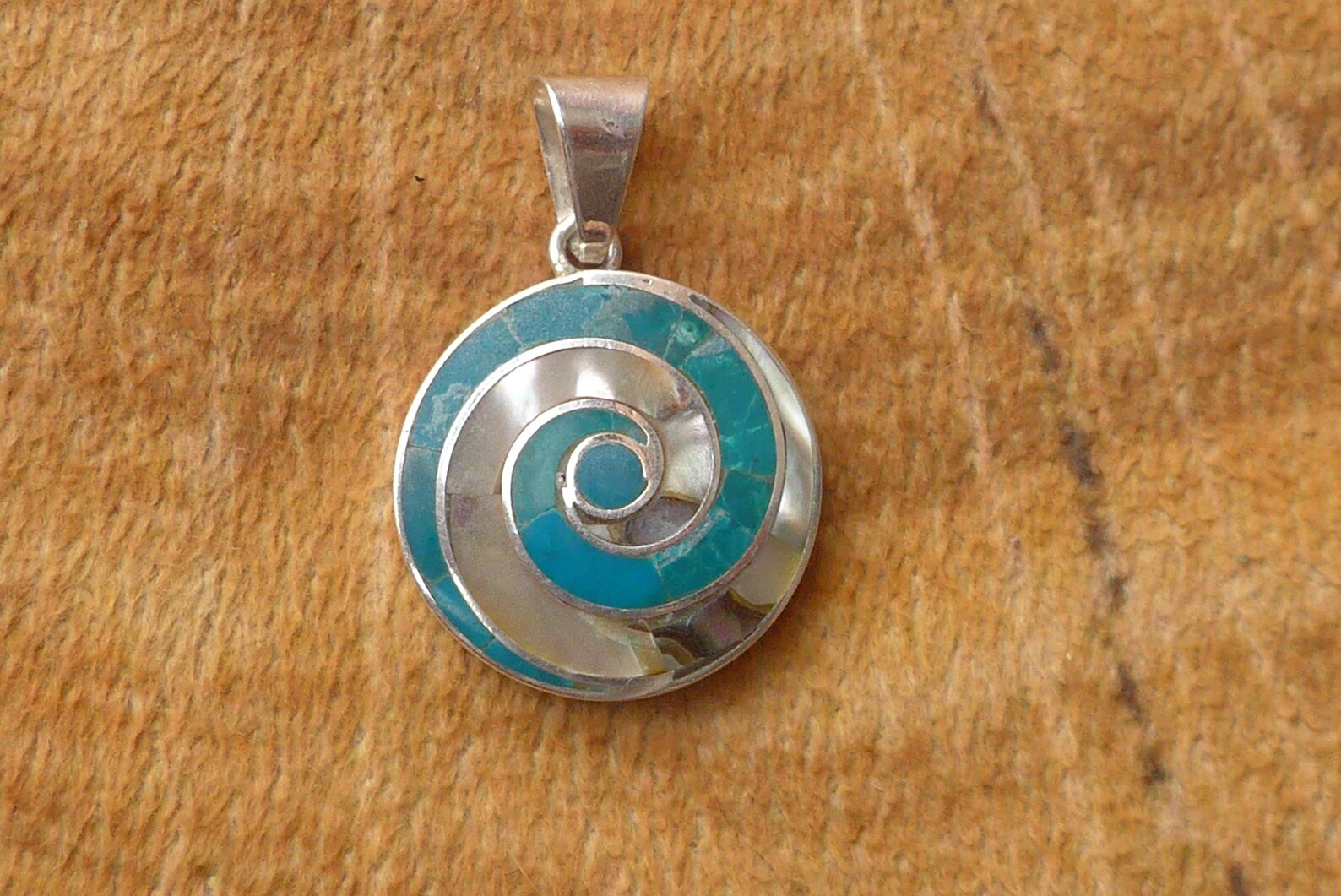 Blau und Abalone Spirale Pachamama Anhänger | Etsy