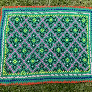 35cmx27cm - Shipibo Embroidery, Altar Cloth