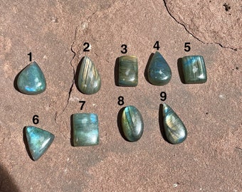 Labradorite Cabochon: Gemstone for Jewelry Making