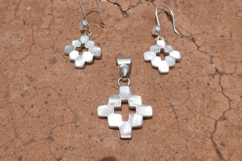 White Chakana Jewelry Set with Mother of Pearl and 950 Silver