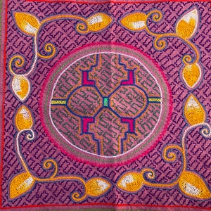 38 x 37 cm- haft Shipibo