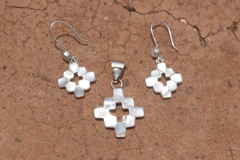 White Chakana Jewelry Set with Mother of Pearl and 950 Silver