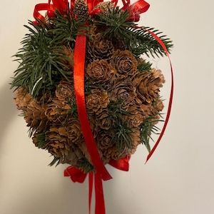 Christmas hanging pine cone decoration