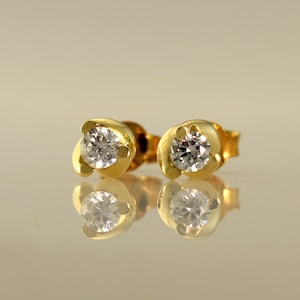 Stud earrings gold 14k ,4,5mm,3.5mm,3mm,fire shape,zirgon,minimal,clear,sparkly,liappis