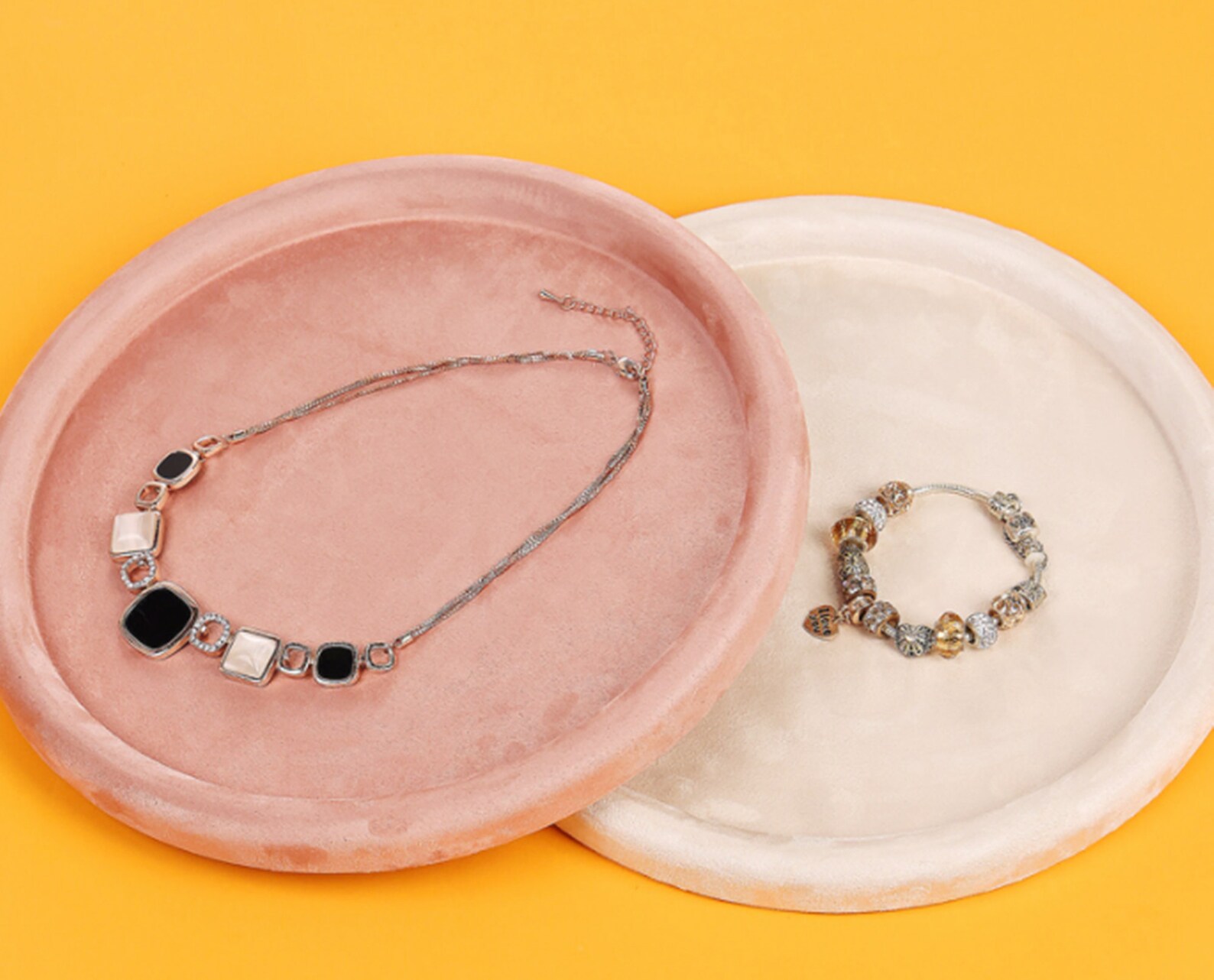Velvet dishdasha with beads main image 0