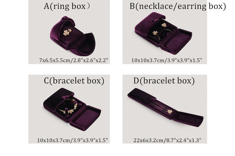 Op de afbeelding: Vier donkerpaarse fluwelen sieradendoosjes worden getoond. De doosjes zijn gelabeld voor ringen, kettingen/oorbellen en armbanden. Afmetingen worden weergegeven in cm en inches. De doosjes zijn open en tonen sieraden.