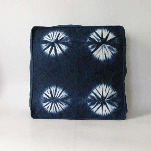 Pouf Abdeckung Indigo, Boden Kissenbezug, Indigo, Ottoman, 18 x 18 x 5 Zoll. Shibori, Krawatte Farbstoff. Boho, Boho Bodenkissen, Krawatte gefärbt, Krawatte gefärbt