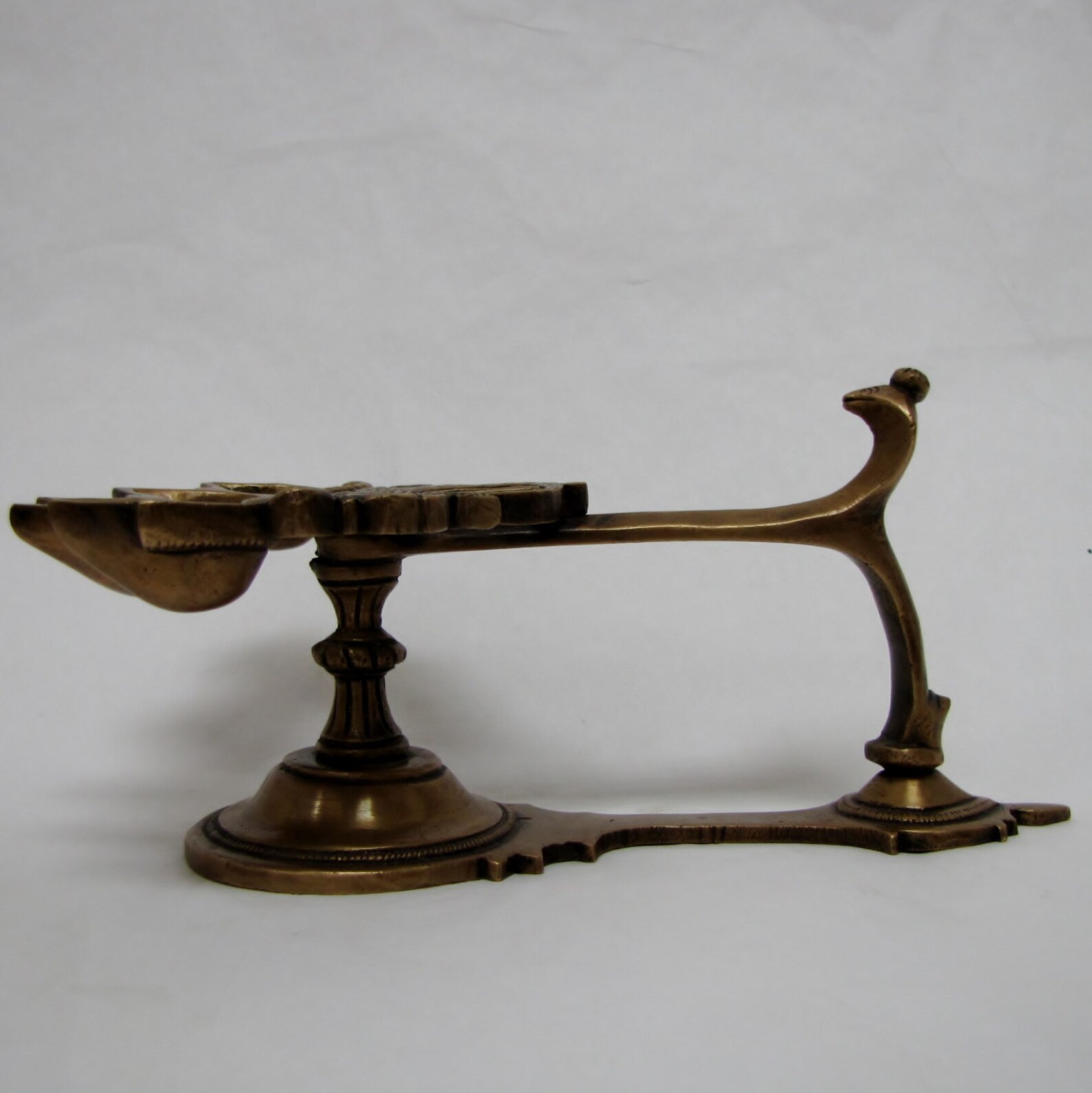 Lampe à Huile Rituelle En Bronze Pour Temple Hindou - XVIIIe-XIXe Siècle, Patine D'origine, Pièce Authentique