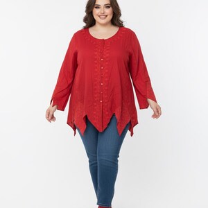 Blusa túnica roja de talla grande, estilo gótico bordado, estilo bohemio hippie.