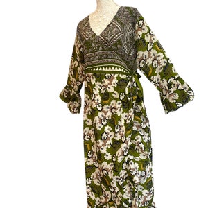 Vestido longo verde envolvente, estilo Boho Hippy Festival, punho de manga sino, Sari-seda vintage, Reino Unido 14-20 tamanho único