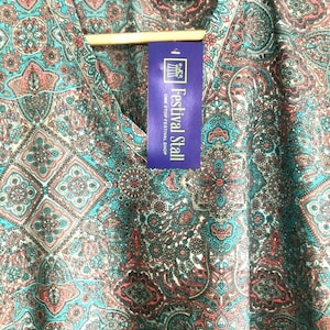 Blusa tipo túnica de seda azul, escote en V, estilo retro hippie bohemio para festivales, tallas 8 a 14 del Reino Unido