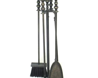 Fireplace set, vintage brass pine-cone fire place stand, poker, tongs. #9CAGABEK1