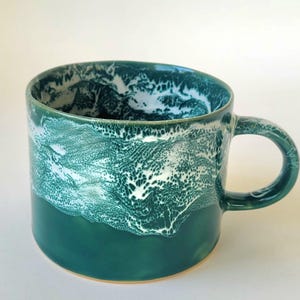 Caneca minimalista feita à mão, cerâmica inspirada no mar, vibe marítima, 295 ml
