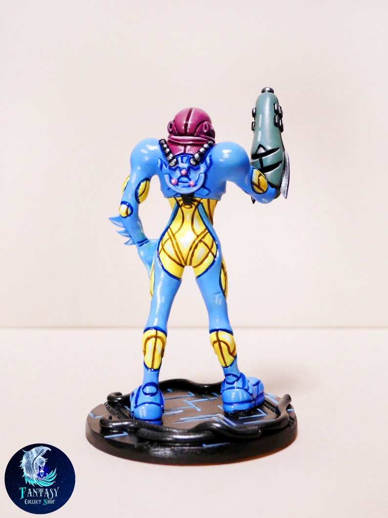Samus Aran figurine from Metroid figure Handmade sculpture videogames miniature Figurines